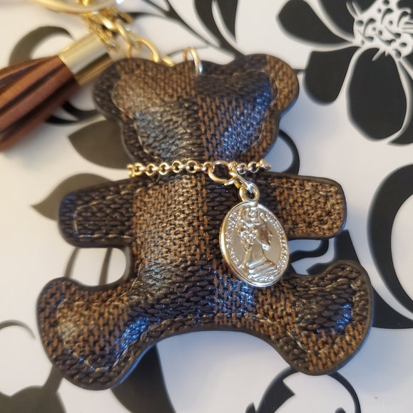 NEW Cute Bear Leather Tassel Keychain/ Purse Charm - Picture 3 of 3